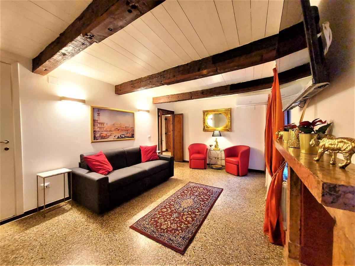 Palazzo Del Sale, Rialto Apartment Venesia Bagian luar foto